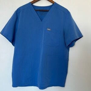 Figs Men's Chisel Three-Pocket Scrub Top Ceil Blue Size Large TM3000